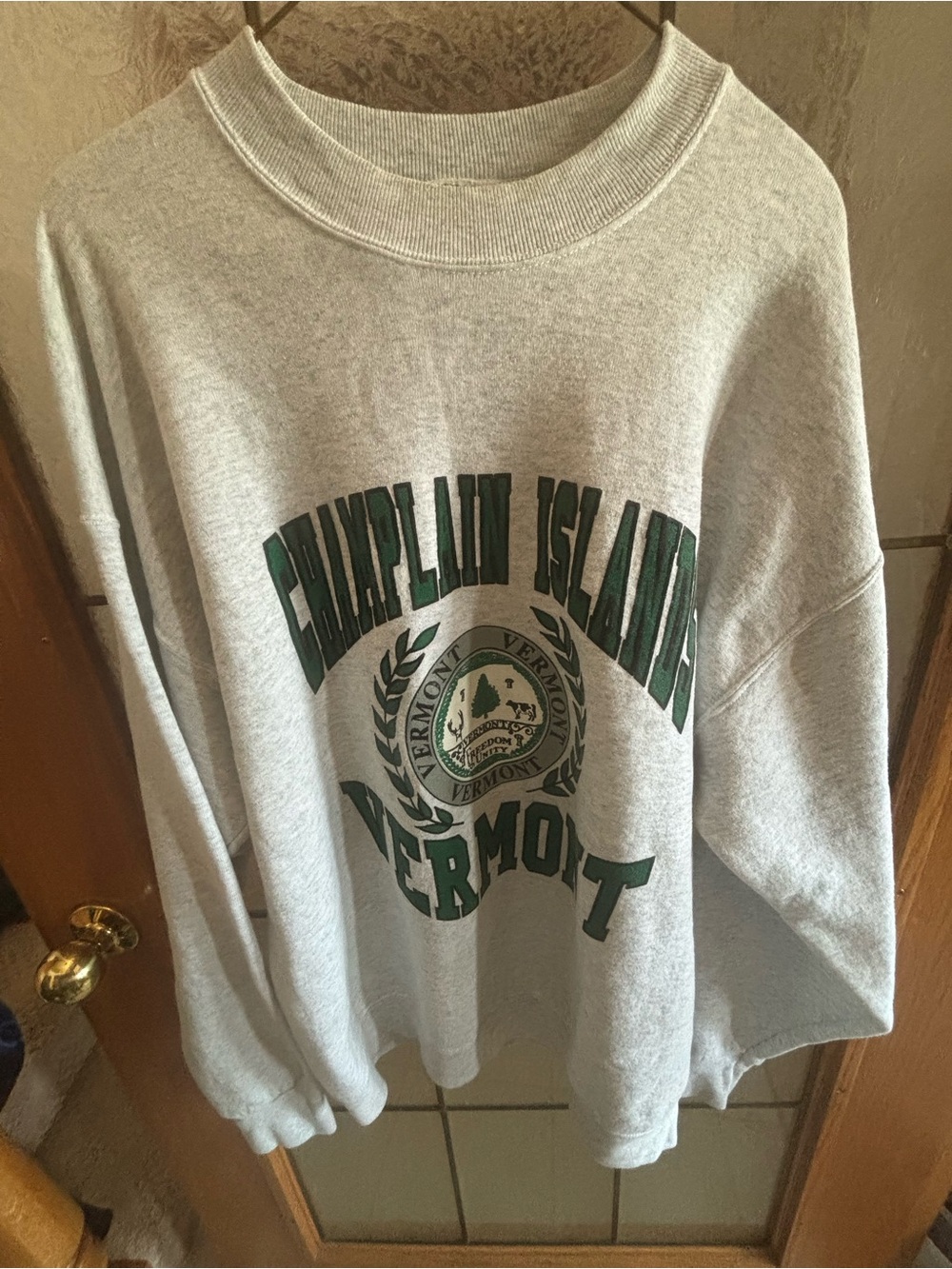 CHAMPLAIN ISLANDS VERMONT GREY SWEATSHIRT 25” PTP